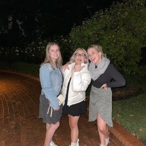 Meet your Posher, Evie